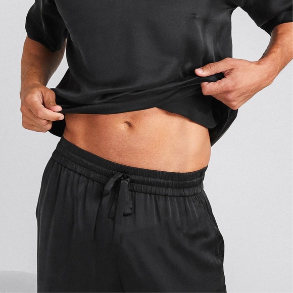 **SOLD** LAHGO NWOT Washable Silk Pajama Tee Pants Set in Immersed Black Size M - Picture 4 of 16